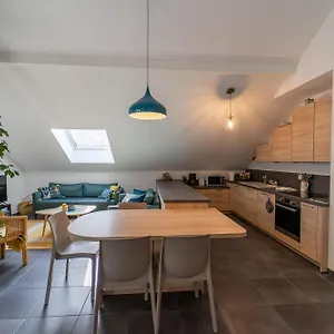 https://la-champanaise-appartement-2-chambres-300m-du-lac-dannecy.hotels-rhonealpes.com